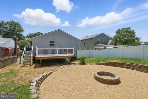 Exterior - 8437 Bay Dr, Pasadena, MD 21122 photo 4 of 5