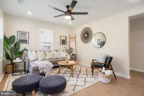17 Circle Dr, Linthicum Heights, MD 21090