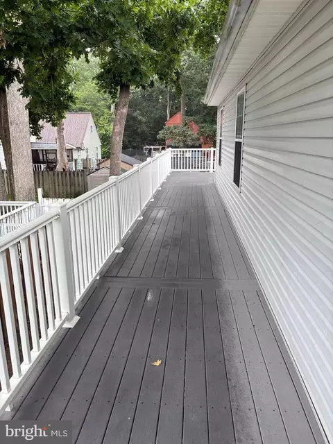 Exterior - 7821 Camp Rd, Pasadena, MD 21122 photo 2 of 5