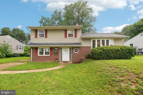 410 Cody Dr, Glen Burnie, MD 21061