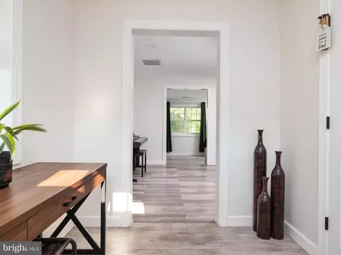Entry Way - 7802 Gary Ln, Severn, MD 21144 photo 4 of 6