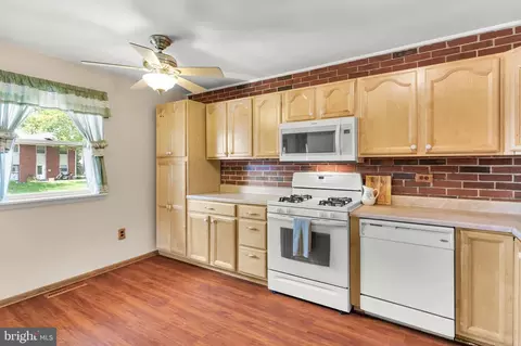 179 Dunlap Rd, Pasadena, MD 21122 photo 10