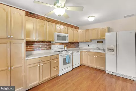 179 Dunlap Rd, Pasadena, MD 21122 photo 9