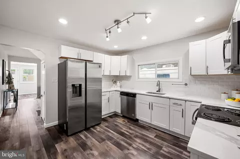 Kitchen - 478 Center St, Pasadena, MD 21122 photo 1 of 4