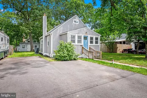 478 Center St, Pasadena, MD 21122