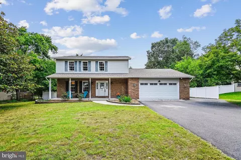 7907 Elberta Dr, Severn, MD 21144