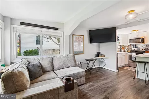 Living - 1606 Oldtown Rd, Edgewater, MD 21037 photo 1 of 1