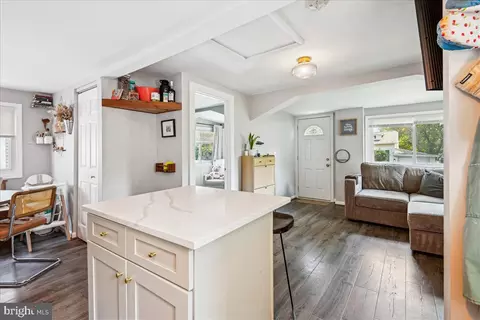 Entry Way - 1606 Oldtown Rd, Edgewater, MD 21037 photo 1 of 2