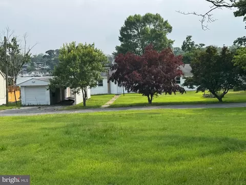 Exterior - 372 Riverside Dr, Pasadena, MD 21122 photo 2 of 4