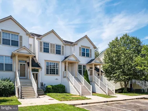 1588 Fallowfield Ct, Crofton, MD 21114 photo 3