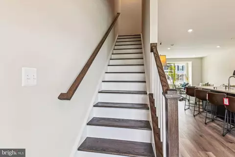 Entry Way - 155 Woodgate Cir, Pasadena, MD 21122 photo 11 of 14