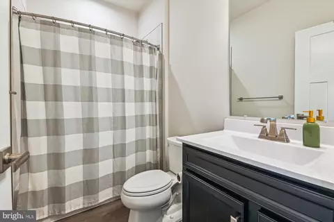 Entry Way - 155 Woodgate Cir, Pasadena, MD 21122 photo 12 of 14