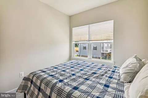 Bedroom - 155 Woodgate Cir, Pasadena, MD 21122 photo 6 of 12