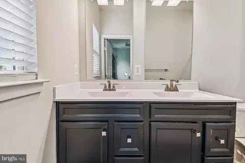 Entry Way - 155 Woodgate Cir, Pasadena, MD 21122 photo 14 of 14