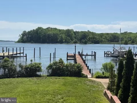 536 Bayview Point Dr, Edgewater, MD 21037