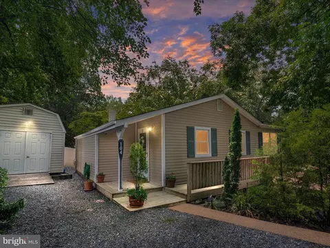 104 Virginia Ave, Edgewater, MD 21037