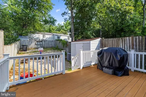 3636 Dorshire Ct, Pasadena, MD 21122 photo 32