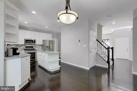 Entry Way - 496 Pitt Ct, Odenton, MD 21113 photo 4 of 6