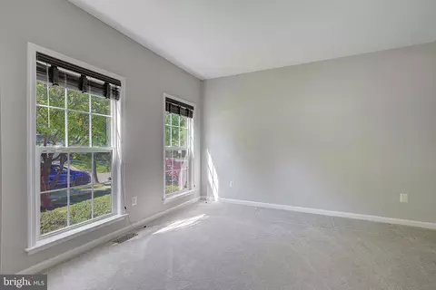 Living - 496 Pitt Ct, Odenton, MD 21113 photo 2 of 6