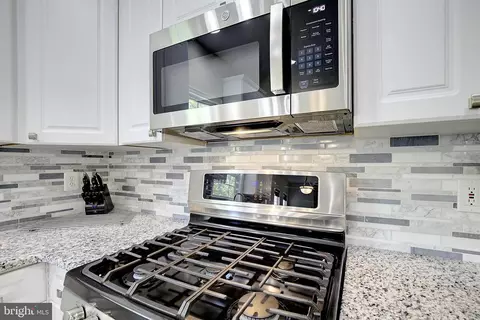 Kitchen - 496 Pitt Ct, Odenton, MD 21113 photo 5 of 5