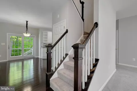 Entry Way - 496 Pitt Ct, Odenton, MD 21113 photo 3 of 6