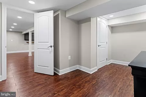 Entry Way - 338 Eagle Hbr S, Laurel, MD 20724 photo 2 of 2