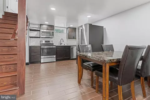 Entry Way - 338 Eagle Hbr S, Laurel, MD 20724 photo 1 of 2