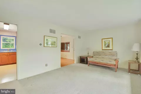 Living - 113 Stewart Dr, Edgewater, MD 21037 photo 2 of 3