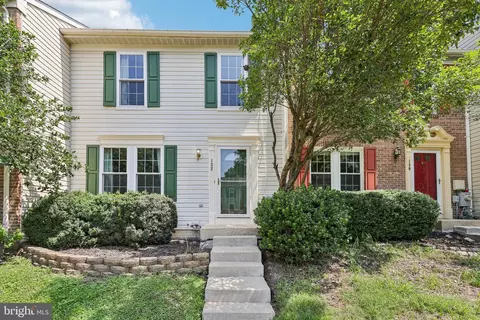 132 Foxchase Dr, Glen Burnie, MD 21061