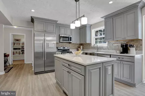 Kitchen - 207 Weston Woods Dr, Pasadena, MD 21122 photo 2 of 4