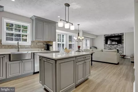 Kitchen - 207 Weston Woods Dr, Pasadena, MD 21122 photo 3 of 4