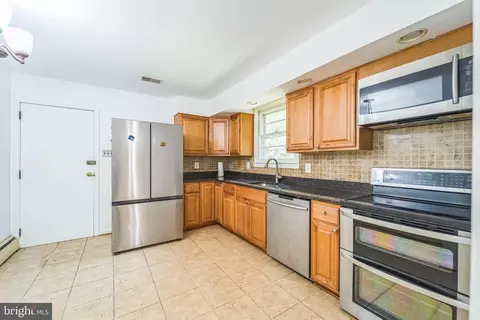 892 Timber Ridge Dr, Hanover, MD 21076 photo 6