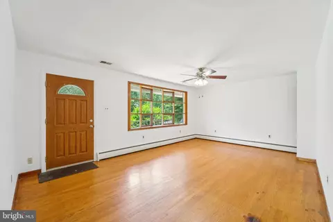 892 Timber Ridge Dr, Hanover, MD 21076 photo 5