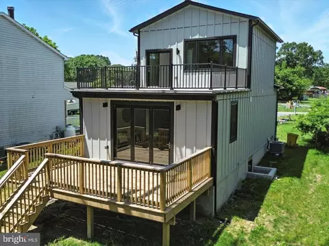 1328 Edna Rd, Pasadena, MD 21122 photo 1