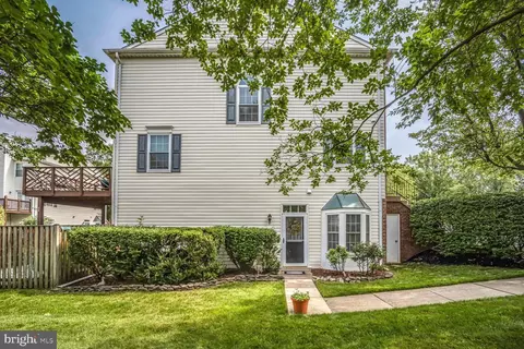 2476 Wentworth Dr, Crofton, MD 21114