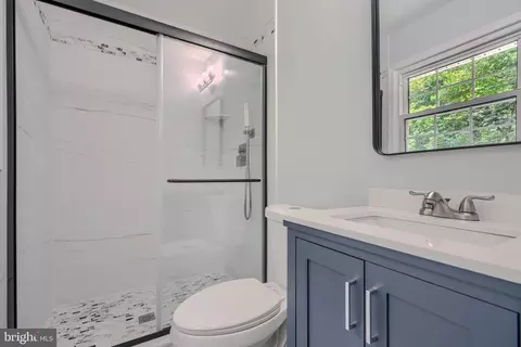 Bath - 1720 Denton Ct, Crofton, MD 21114 photo 6 of 8
