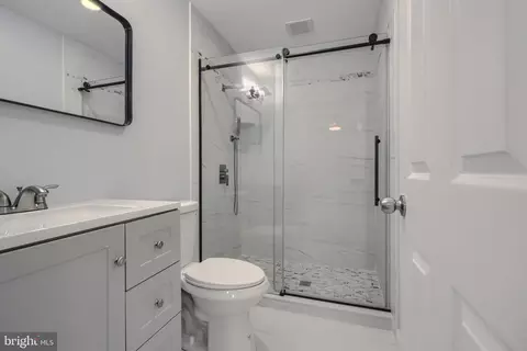 Bath - 1720 Denton Ct, Crofton, MD 21114 photo 2 of 8