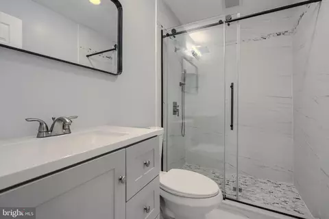 Bath - 1720 Denton Ct, Crofton, MD 21114 photo 3 of 8