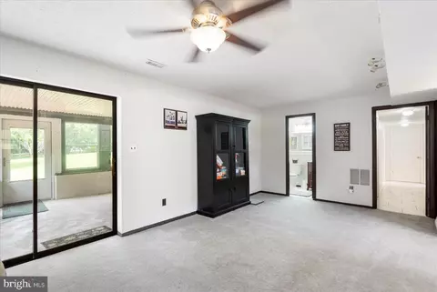 Entry Way - 1215 Lorene Dr, Pasadena, MD 21122 photo 4 of 5