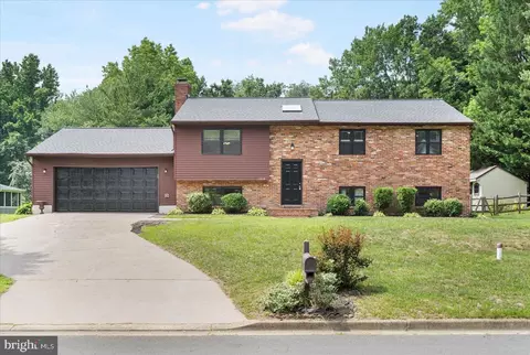 1215 Lorene Dr, Pasadena, MD 21122