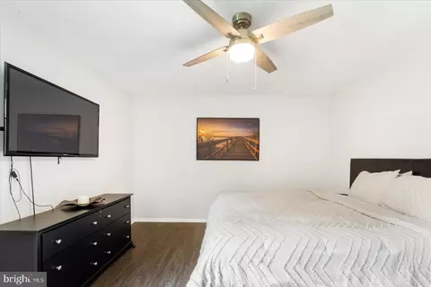 Bedroom - 1215 Lorene Dr, Pasadena, MD 21122 photo 2 of 8