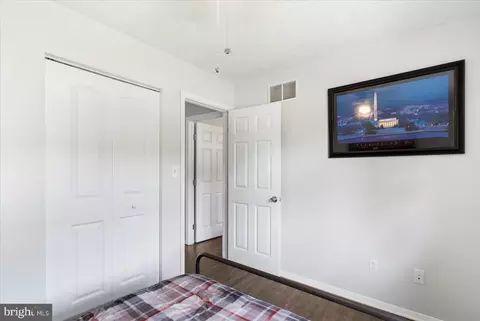 Bedroom - 1215 Lorene Dr, Pasadena, MD 21122 photo 4 of 8