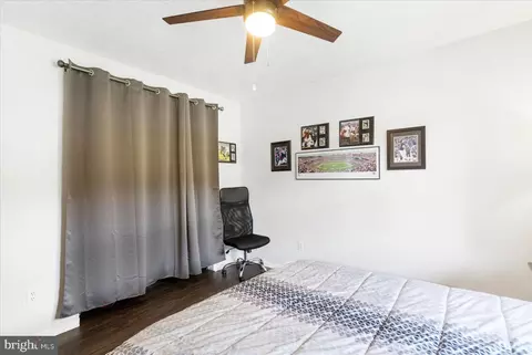 Bedroom - 1215 Lorene Dr, Pasadena, MD 21122 photo 6 of 8