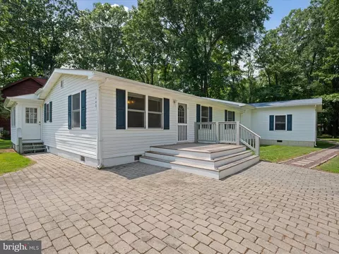 Exterior - 1440 Cedarhurst Rd, Shady Side, MD 20764 photo 3 of 8