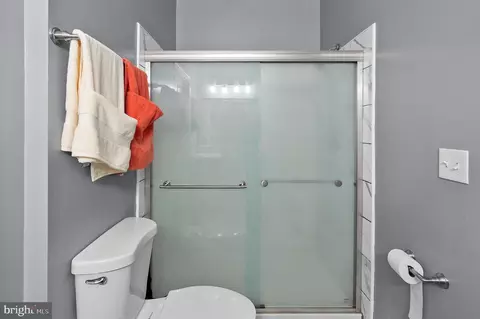 Bath - 3511 Piney Woods Pl #C101, Laurel, MD 20724 photo 6 of 6
