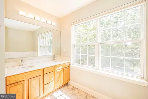 Bath - 8002 Sanctuary Ct, Laurel, MD 20724 photo 4 of 7