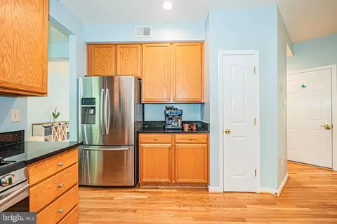 Kitchen - 8002 Sanctuary Ct, Laurel, MD 20724 photo 3 of 4