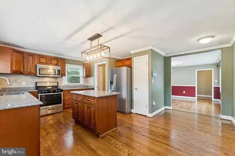 Kitchen - 5 Brookfield Rd, Pasadena, MD 21122 photo 3 of 4