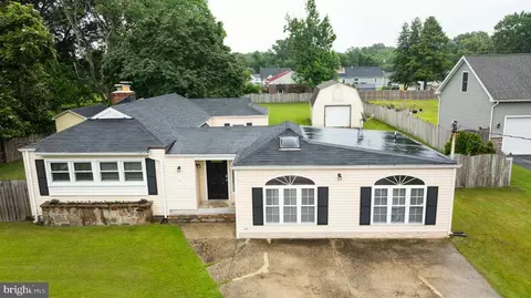 5 Brookfield Rd, Pasadena, MD 21122