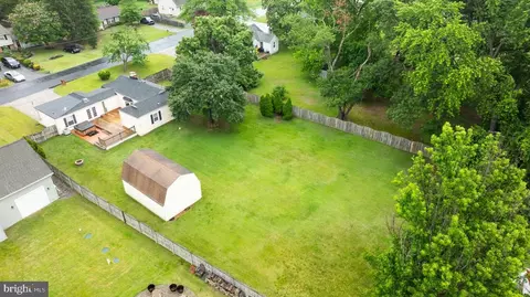 View/Area - 5 Brookfield Rd, Pasadena, MD 21122 photo 2 of 3